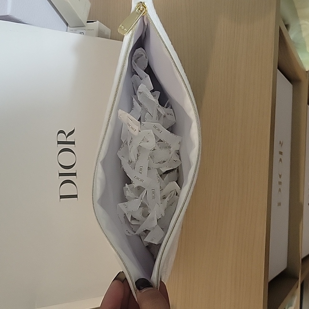 Dior White Floral Pouch Beauté - Picture 5 of 7